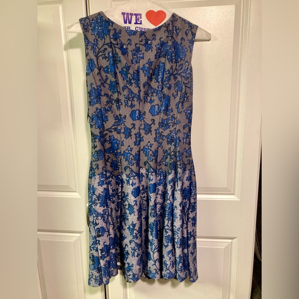 Gabby Skye Blue Floral Dress (size 6)
